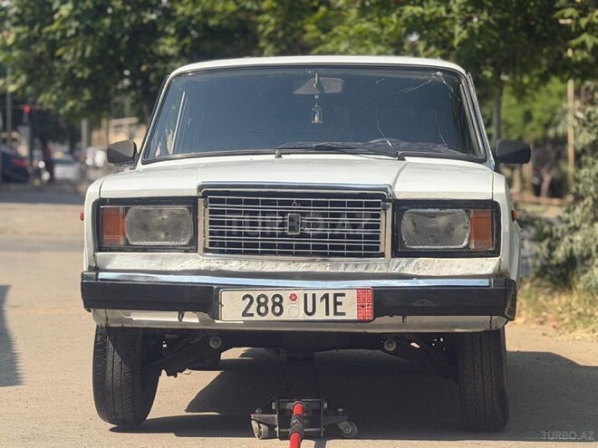 LADA (VAZ) 2107-1