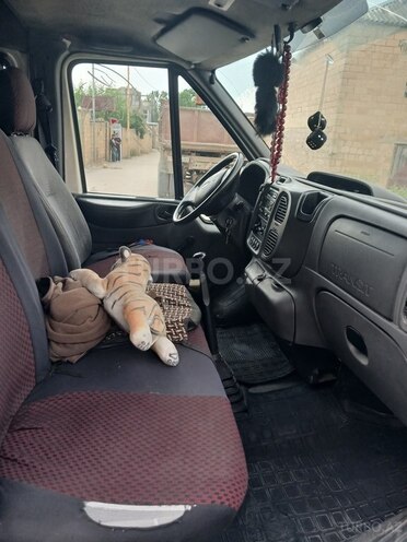 Ford Transit-3