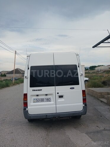 Ford Transit-10