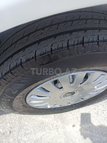Ford Transit-14