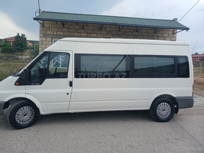 Ford Transit-6