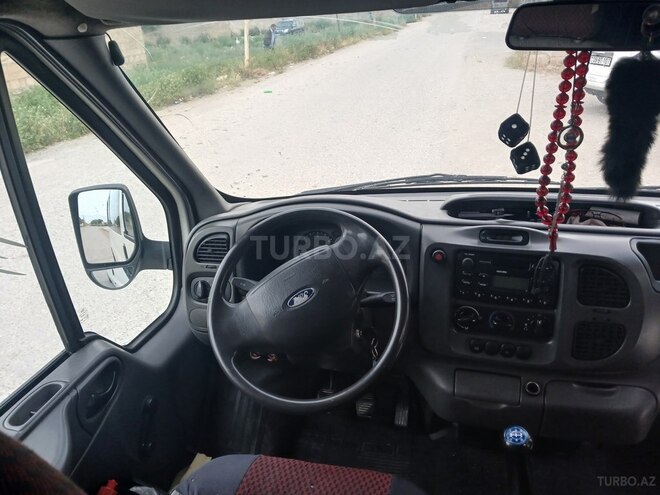Ford Transit-2