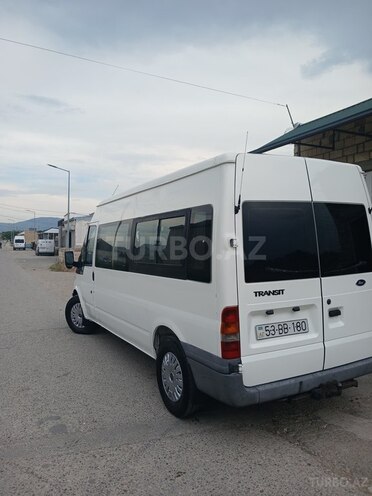 Ford Transit-8