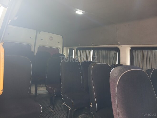 Ford Transit-12