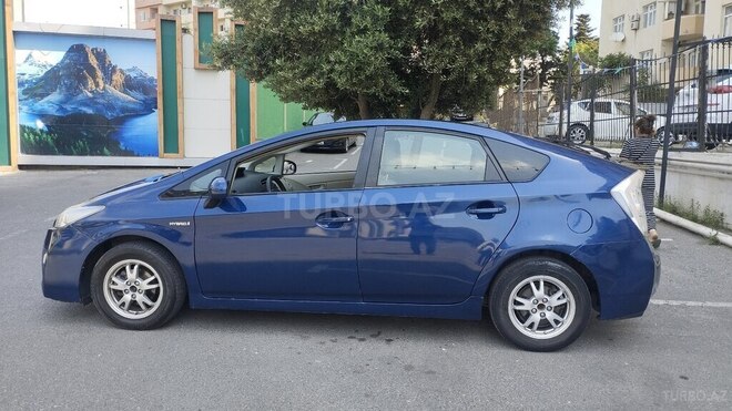 Toyota Prius-5