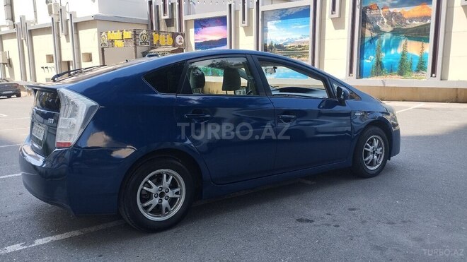 Toyota Prius-7