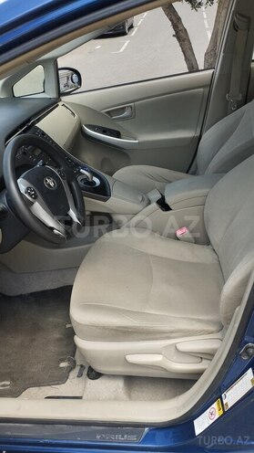 Toyota Prius-10