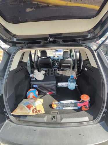 Ford Kuga-8