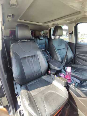 Ford Kuga-12