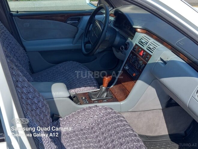 Mercedes E 220-8