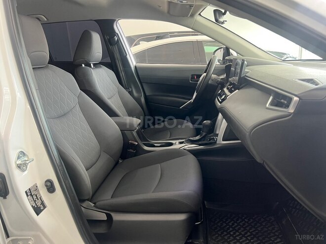 Toyota Corolla Cross-12