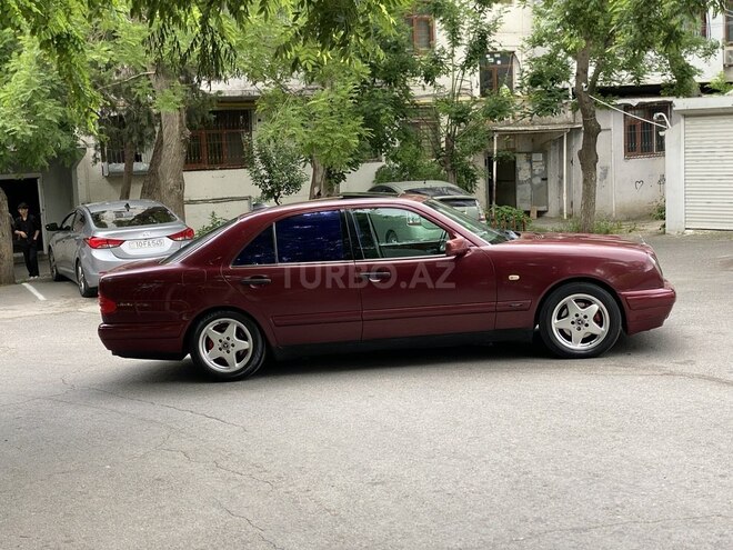 Mercedes E 240-16