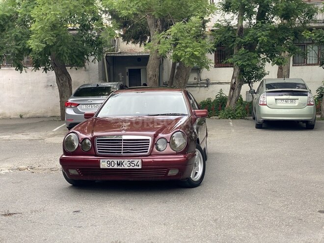 Mercedes E 240-3