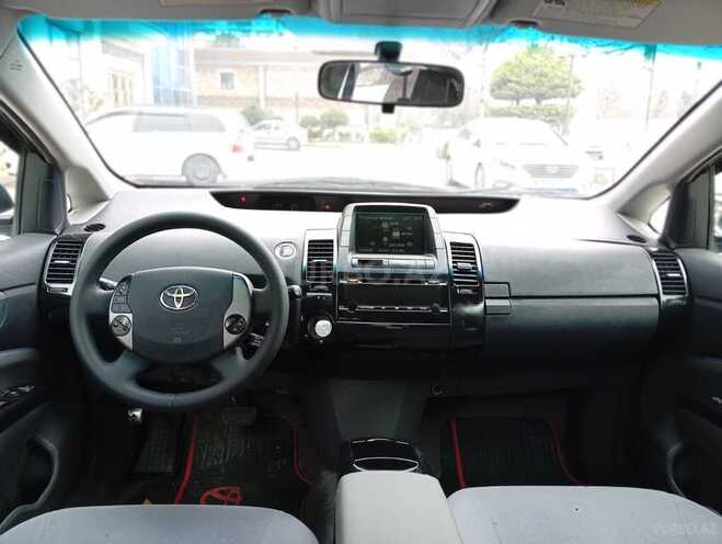 Toyota Prius-10