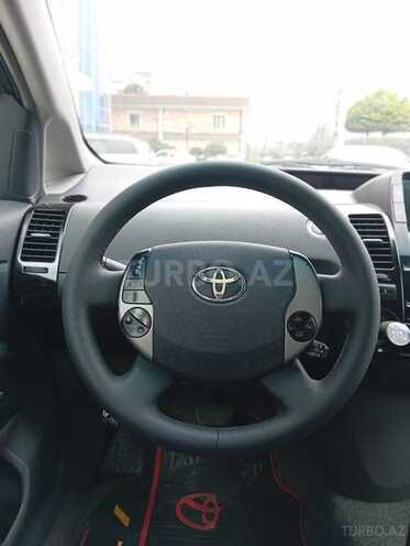 Toyota Prius-11