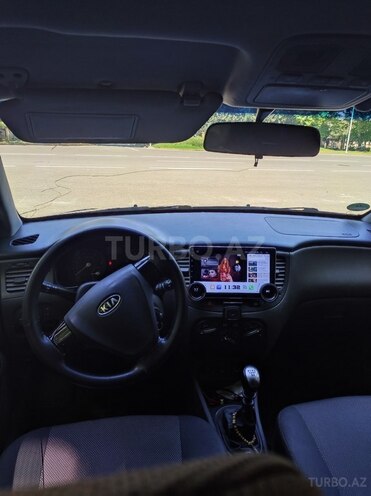 Kia Rio-7