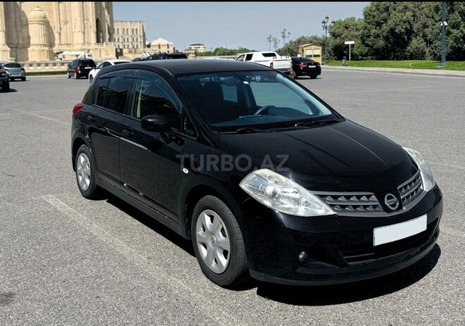 Nissan Tiida-2
