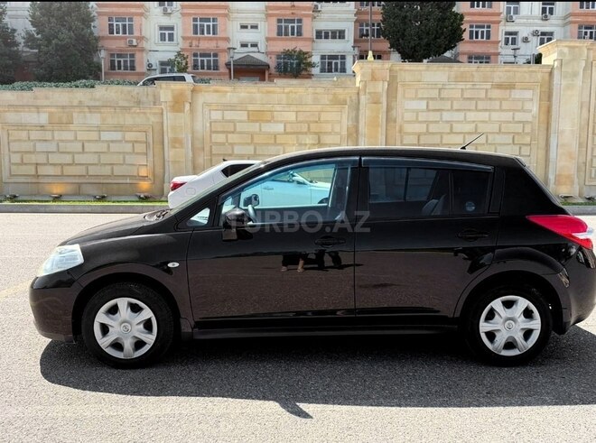 Nissan Tiida-4