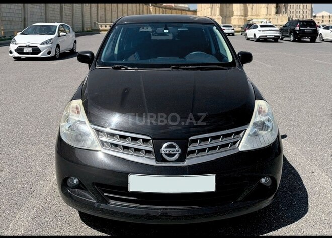 Nissan Tiida-3