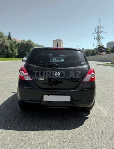 Nissan Tiida-5