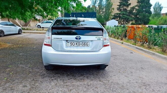 Toyota Prius-3
