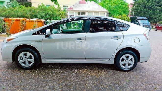 Toyota Prius-6