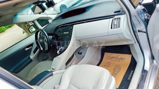 Toyota Prius-10
