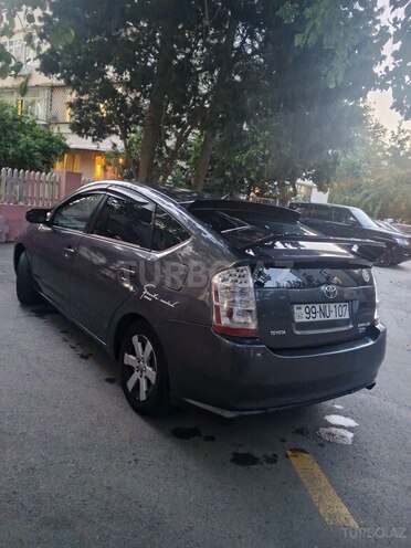 Toyota Prius-5