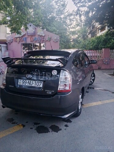 Toyota Prius-4