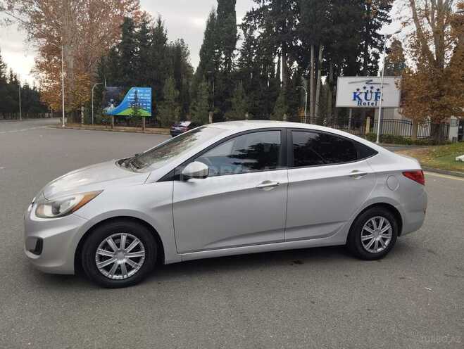 Hyundai Accent-3