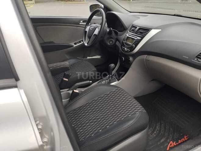 Hyundai Accent-5