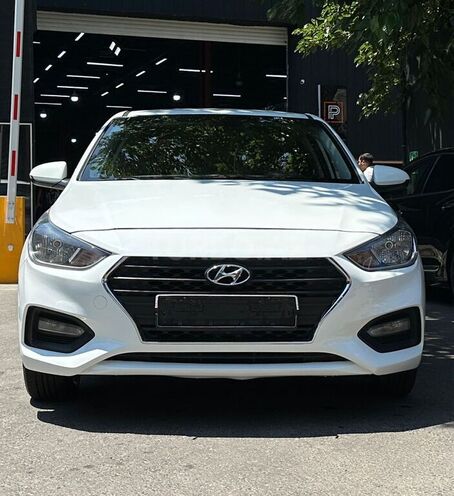 Hyundai Accent-1