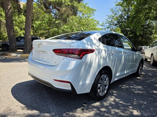 Hyundai Accent-3