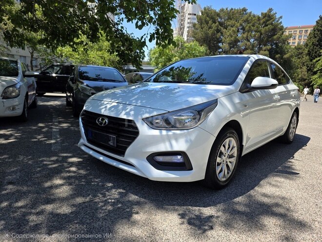 Hyundai Accent-2