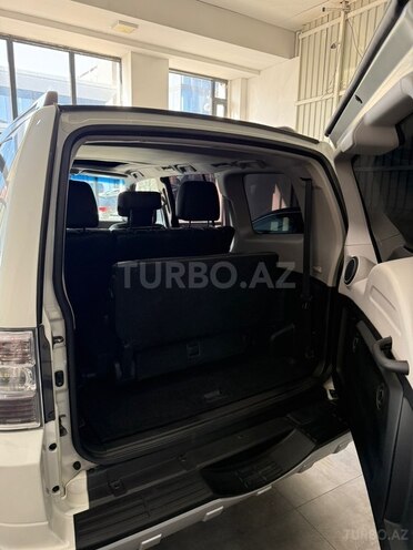Mitsubishi Pajero-15