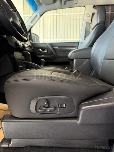 Mitsubishi Pajero-18