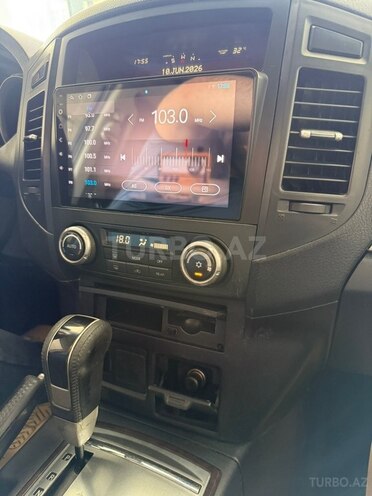 Mitsubishi Pajero-21