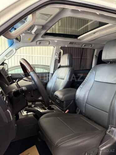 Mitsubishi Pajero-23