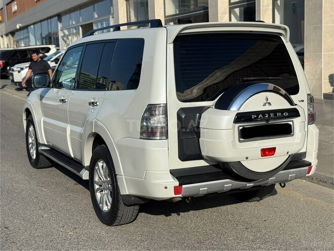 Mitsubishi Pajero-8