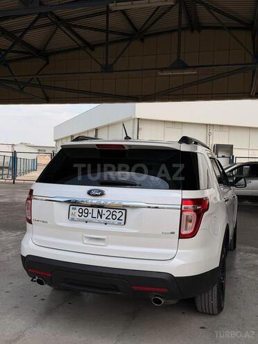 Ford Explorer-2