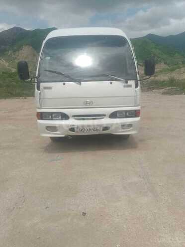 Hyundai County-1