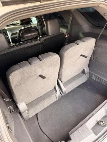 Ford Explorer-15