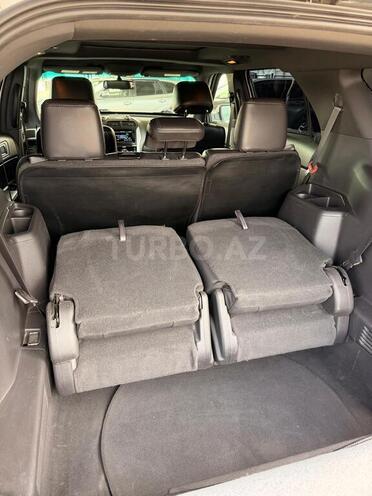 Ford Explorer-14