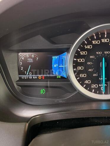 Ford Explorer-9