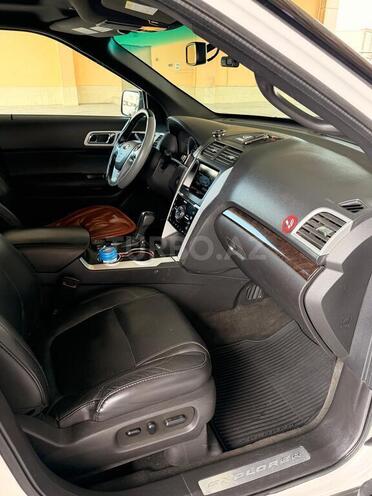 Ford Explorer-7