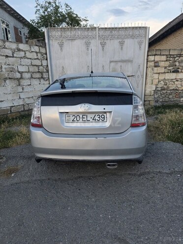 Toyota Prius-2