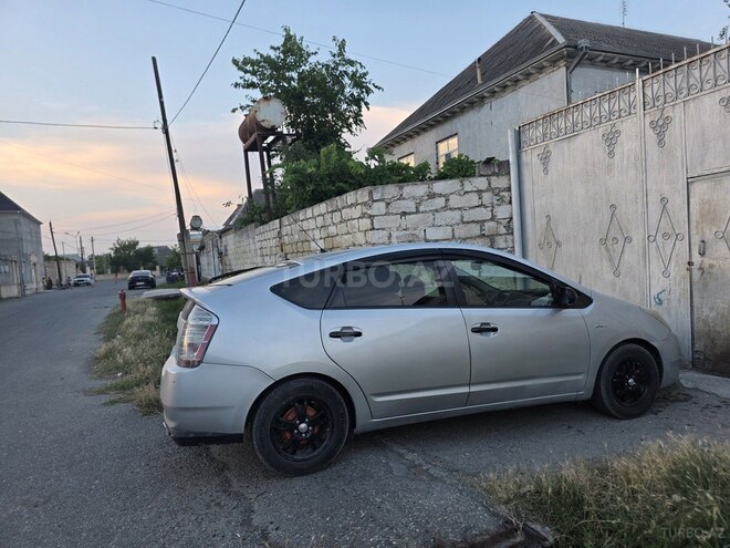 Toyota Prius-5