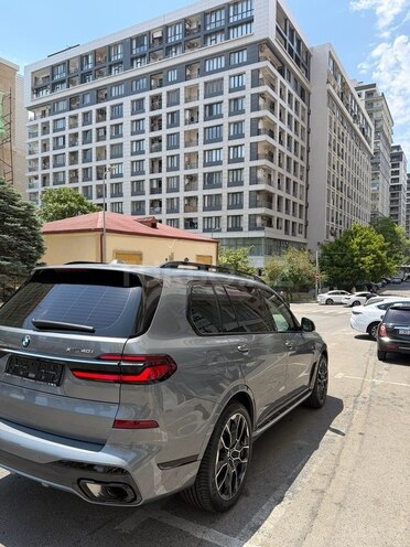 BMW X7-4