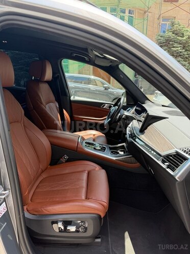 BMW X7-7