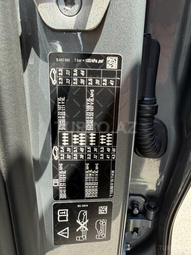 BMW X7-13